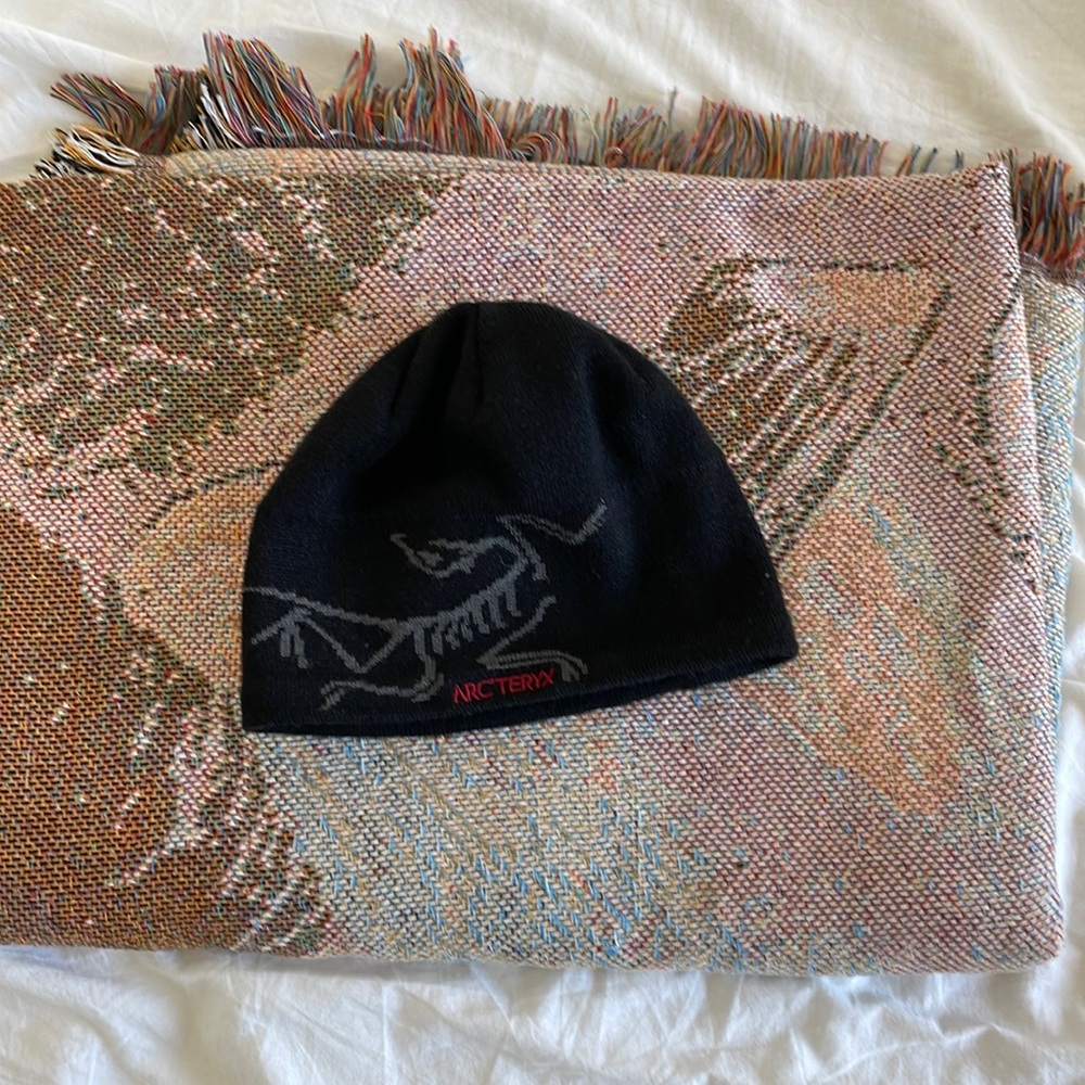 Vintage Bird Head Toque (Collectible Item)